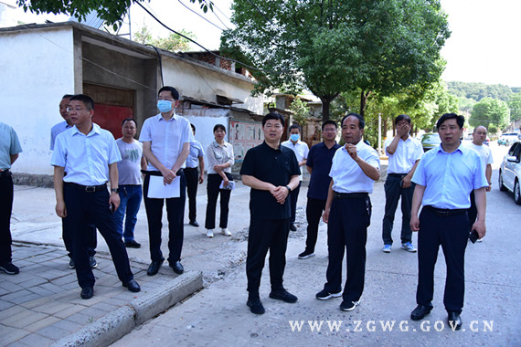 刘文祥带队调研城市公路建设情况_副本.jpg